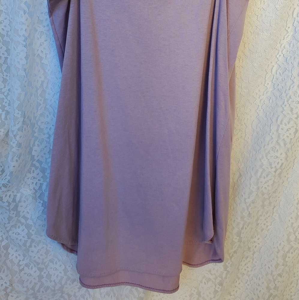 Petra Fashions Cotton blend shirttail hem Chemise,  medallion,  1X Lavender - Picture 6 of 11